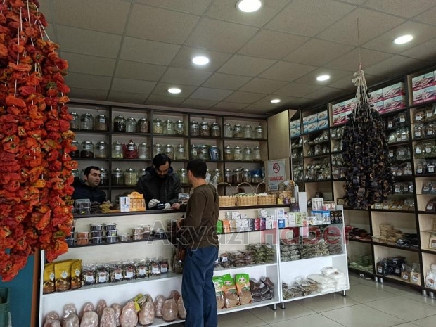 Akyazıda Aktarlarda Coronavirüs yoğunluğu