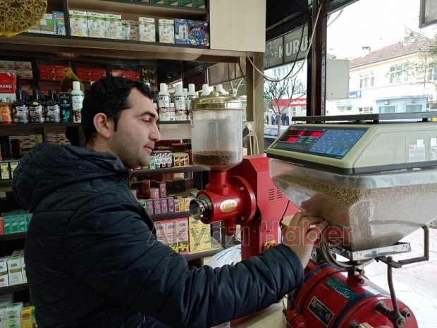 Akyazıda Aktarlarda Coronavirüs yoğunluğu