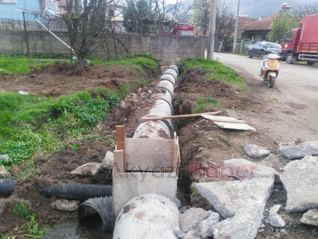 AKYAZI’DA ALT YAPI ÇALIŞMALARI HIZLA DEVAM EDİYOR