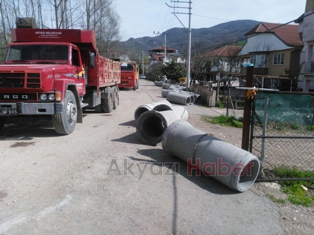 AKYAZI’DA ALT YAPI ÇALIŞMALARI HIZLA DEVAM EDİYOR