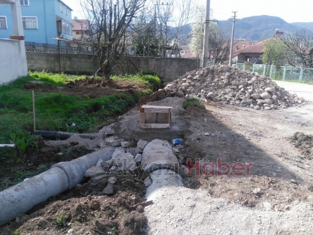 AKYAZI’DA ALT YAPI ÇALIŞMALARI HIZLA DEVAM EDİYOR