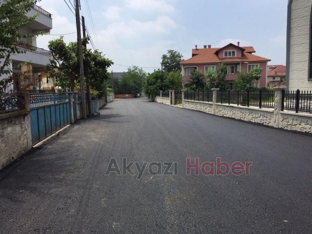 Akyazı'da asfalt doludizgin