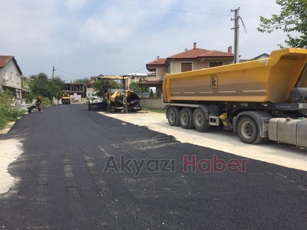 Akyazı'da asfalt doludizgin