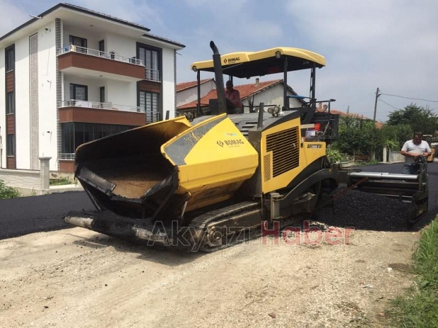 Akyazı'da asfalt doludizgin