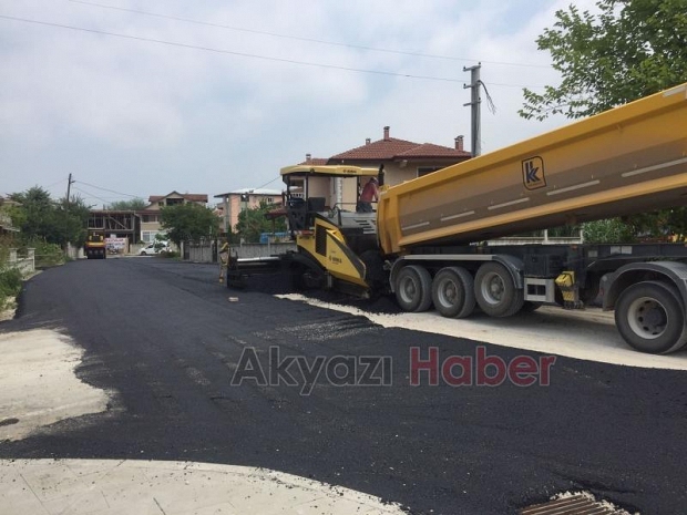 Akyazı'da asfalt doludizgin