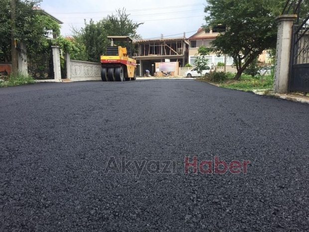 Akyazı'da asfalt doludizgin