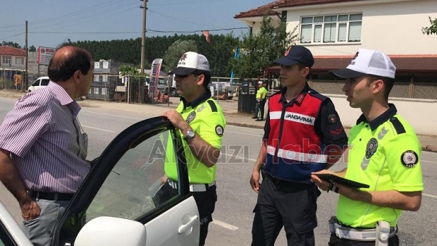 Akyazıda Bayram Denetimleri Arttı