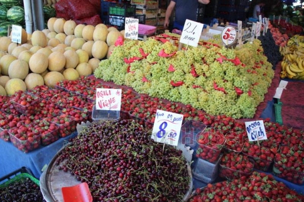 Akyazıda Bayram Yoğunluğu Esnafın Yüzünü Güldürdü