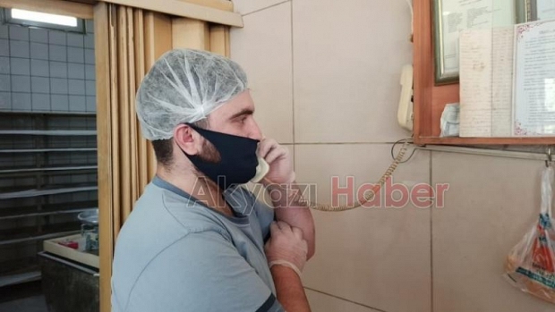 Akyazıda Ekmek Dağıtımı Başladı