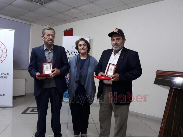 Akyazıda Kıbrıs Gazilerine madalya verildi