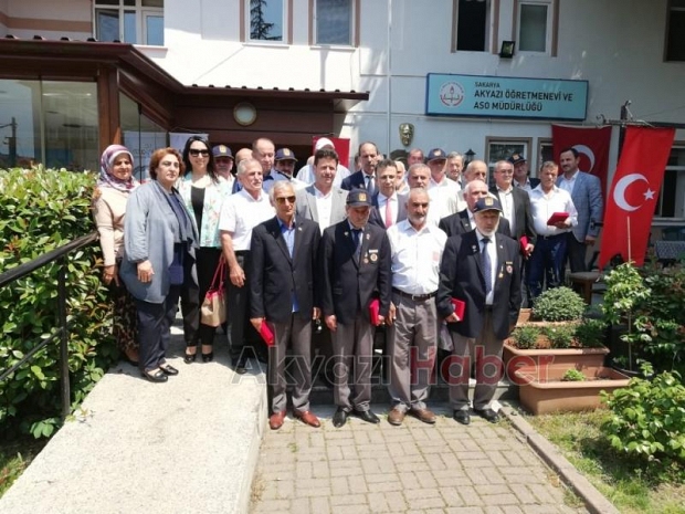 Akyazıda Kıbrıs Gazilerine madalya verildi