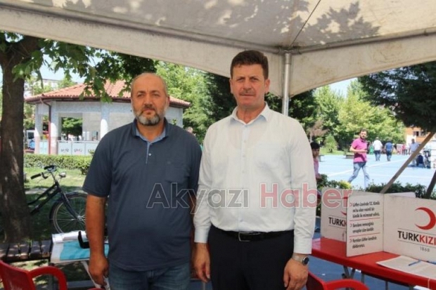 Akyazıda Kızılay 57 Kişiye madalya verdi