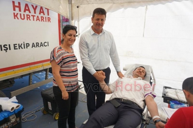Akyazıda Kızılay 57 Kişiye madalya verdi