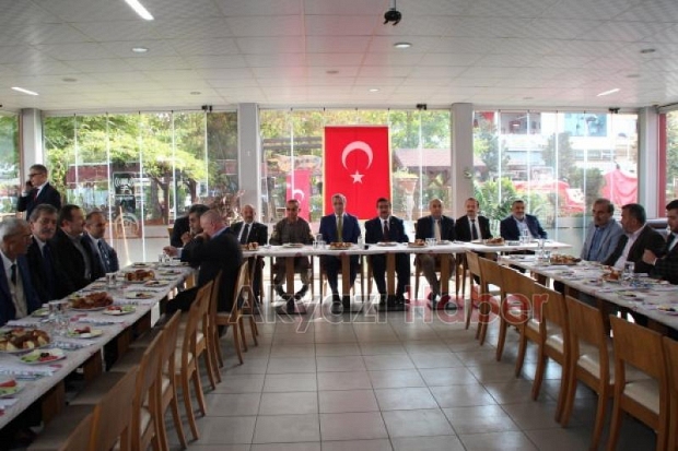 Akyazı’da Muhtarlar Günü Kutlandı