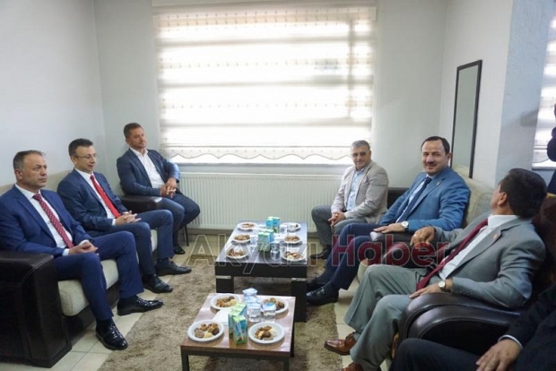 Akyazıda Muhtarlar Günü Kutlandı