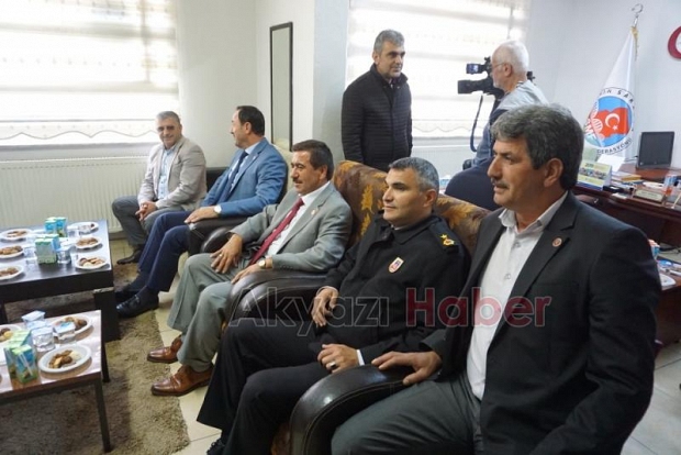 Akyazıda Muhtarlar Günü Kutlandı