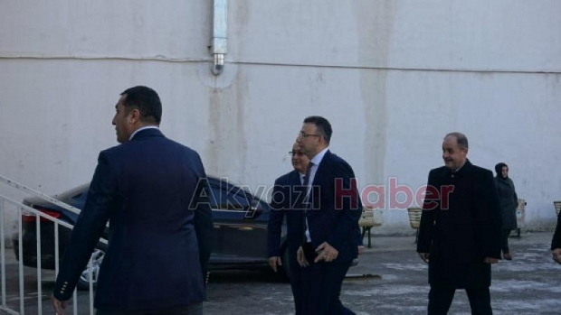 Akyazıda öğrenciler karne heyecanı yaşadı