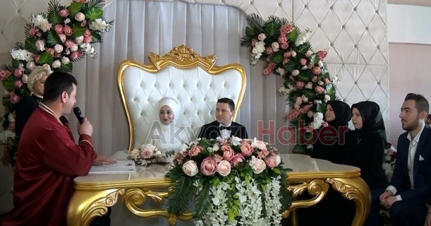 Akyazıda Özel Tarihli Gün de İki Çift Nikah Kıydı