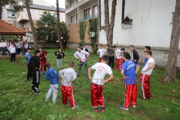 Akyazıda sağlıklı yaşam için yürüdüler