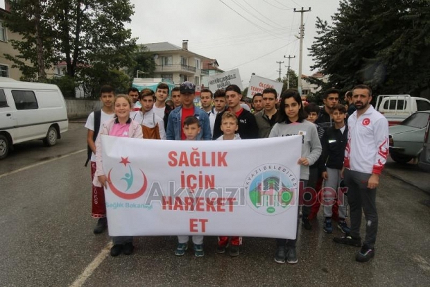 Akyazıda sağlıklı yaşam için yürüdüler