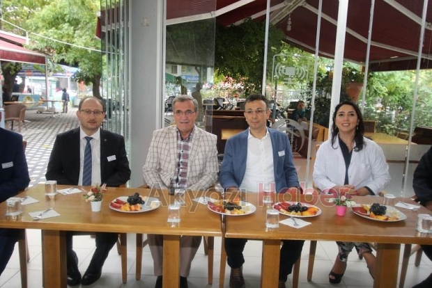 Akyazıda sağlıklı yaşam için yürüdüler