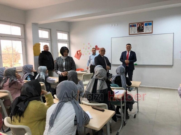 Akyazıda TIMSS sınavı yapıldı