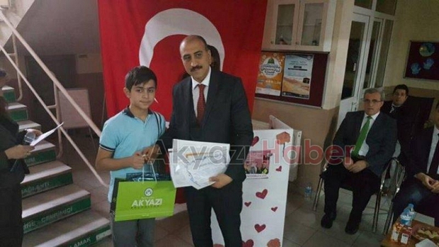 Akyazıda Yarıyıl Tatil Karne Töreni