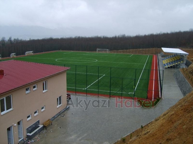 Akyazıdaki Spor Tesislerine  Bakım ve Onarım Yapıldı 