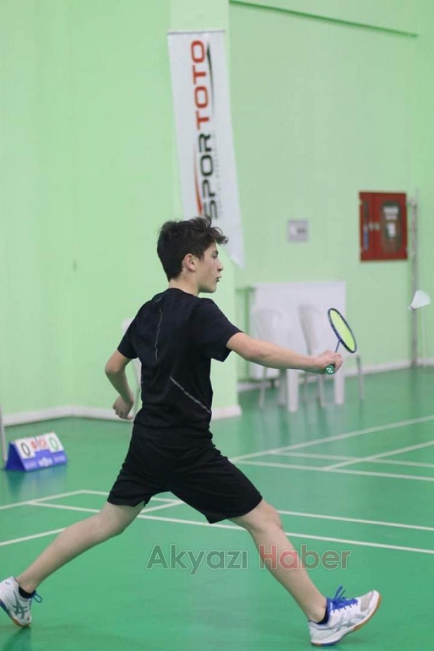 Akyazılı Badmintoncu Türkiye üçüncüsü oldu
