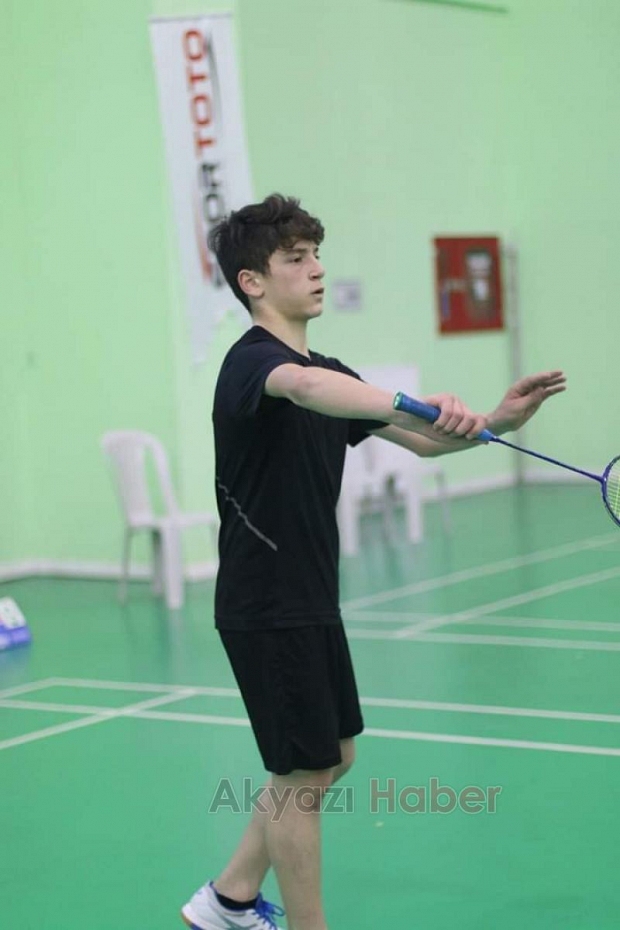 Akyazılı Badmintoncu Türkiye üçüncüsü oldu