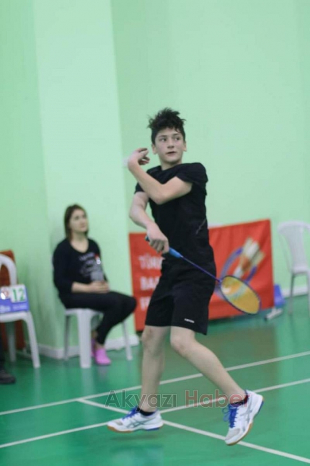 Akyazılı Badmintoncu Türkiye üçüncüsü oldu