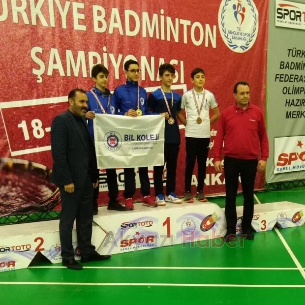 Akyazılı Badmintoncu Türkiye üçüncüsü oldu