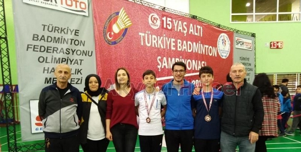 Akyazılı Badmintoncu Türkiye üçüncüsü oldu
