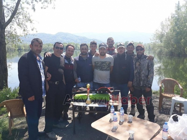 Akyazılı avcılar turna avında birinci oldu