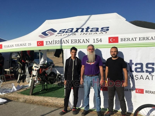 Akyazılı Emirhan Doğu Avrupada madalyasını aldı