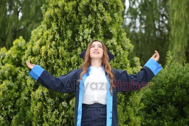 Akyazılı Genç Kız Üniversite Birincisi Oldu