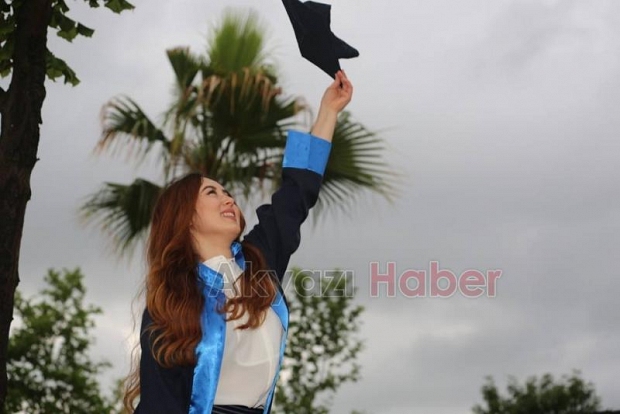 Akyazılı Genç Kız Üniversite Birincisi Oldu