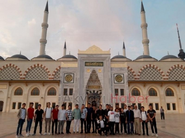 Akyazılı Gençler İstanbulu Gezdi