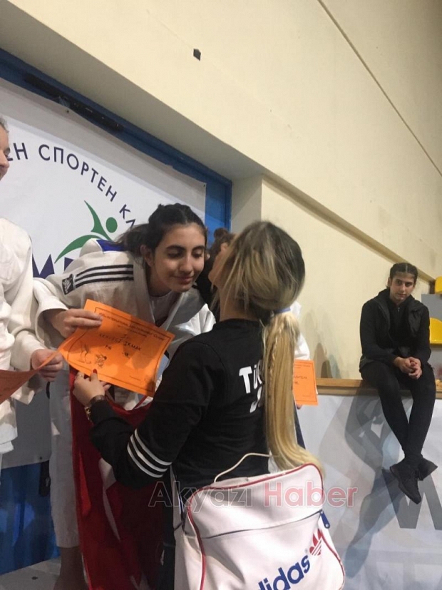 Akyazılı Judocular Sofyadan İki Şampiyonlukla Döndü