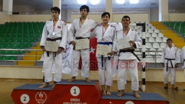 Akyazılı Judocular Türkiye Üçüncüsü Oldular