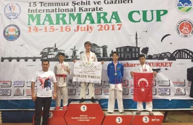 Akyazılı Karateciler Altın Madalyasız Dönmüyor