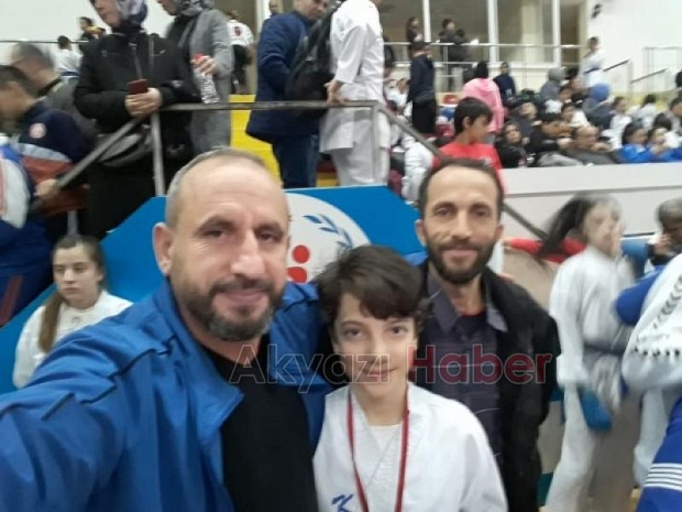 Akyazılı kareteciler turnuvaya damga vurdu