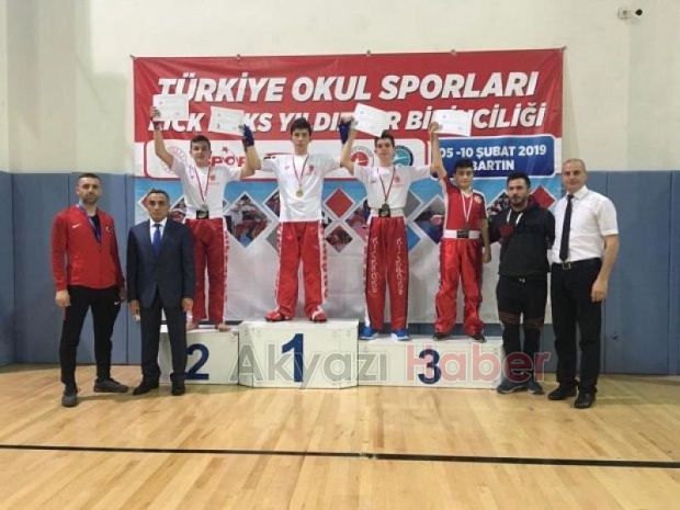 Akyazılı Kicboks cular Bartın dan madalya ile döndüler