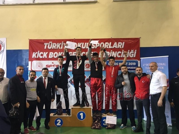 Akyazılı Kicbokscu Türkiye üçüncsü oldu