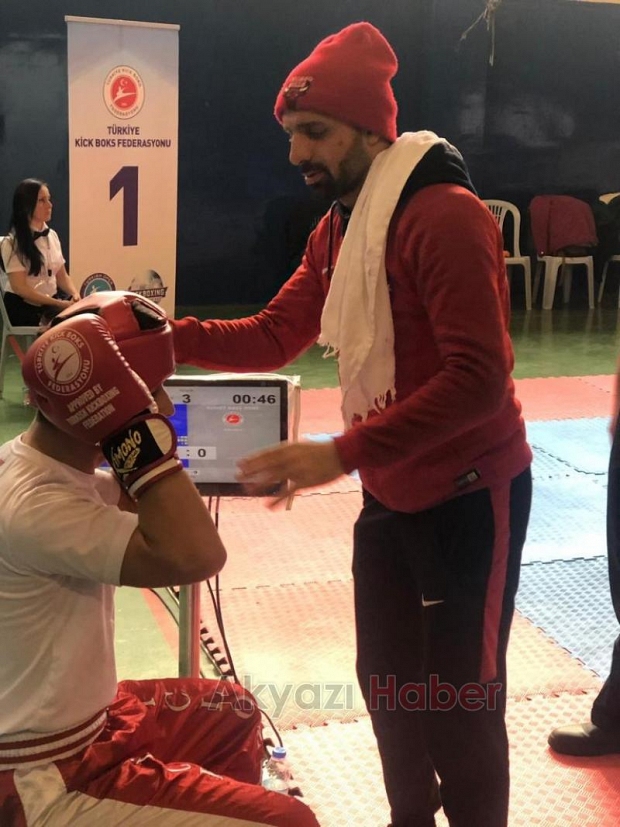 Akyazılı Kicbokscu Türkiye üçüncsü oldu