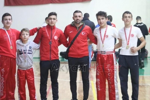 Akyazılı Kick Boks'çular Seçmelere damga vurdu