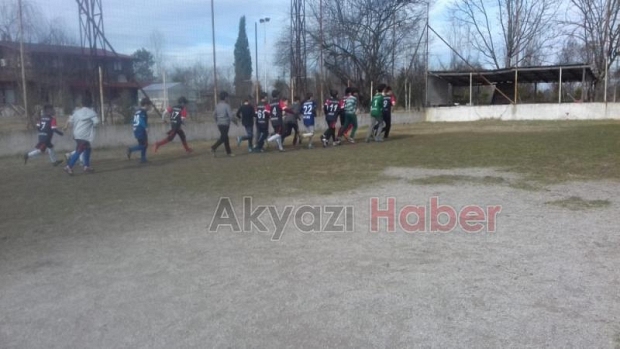 Akyazılı Minik Sporcular Şehitlerimiz İçin Dua Etti