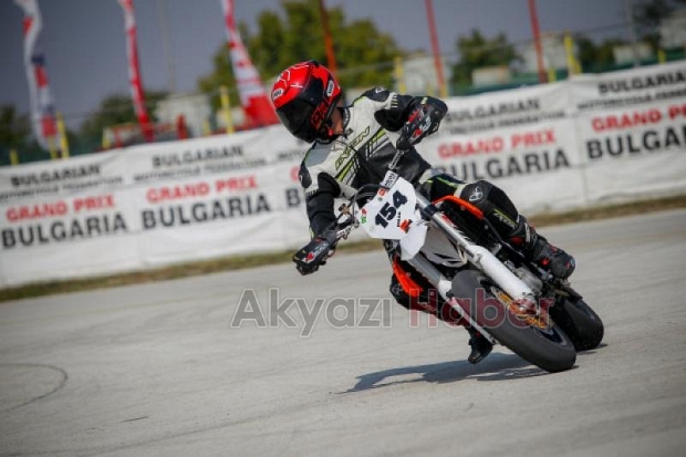 Akyazılı motosikletçiden büyük başarı