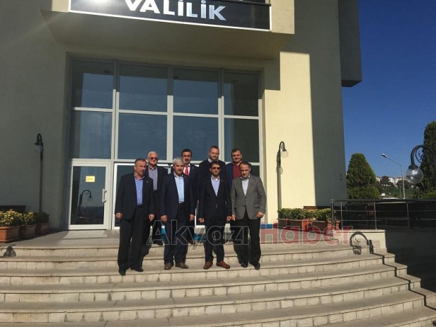 Akyazılı Muhtarlar Vali Balkanlıoğlu’nu Ziyaret Etti