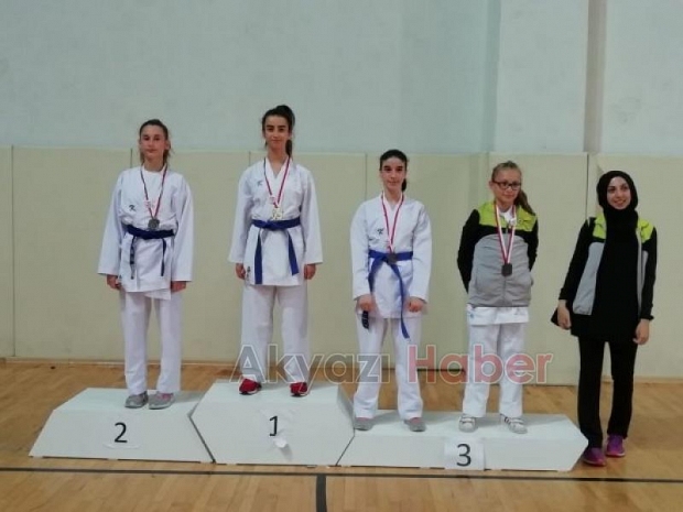 Akyazılı Sporcular Turnuvaya Damga Vurdu